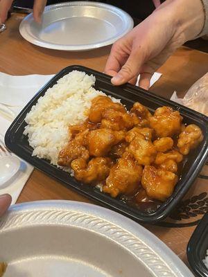 General tso chicken with white rice