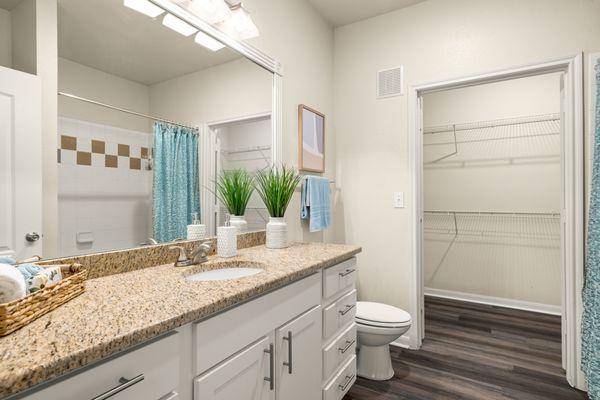 Bathroom at Onion Creek Luxury Apartments