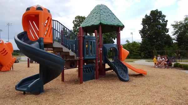 2018-07-12. Macomb Corners Park. Macomb, MI. Playground slides for the wee ones...