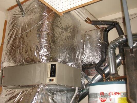 Greg made sure the Unit  was heaviy Insulated with my Honeywell Electronic Air Cleaner, an Option to ensure clean Air.