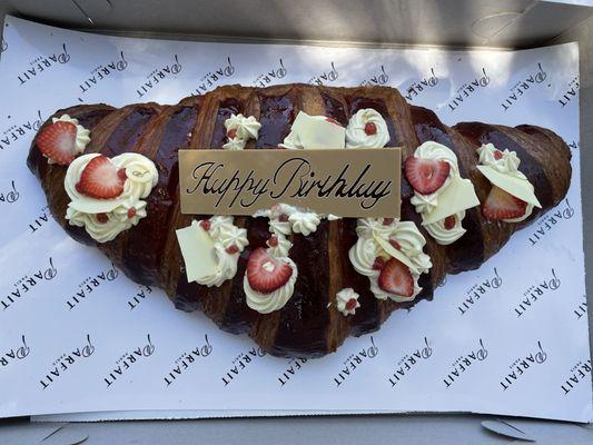 4 pound Croissant with cream cheese