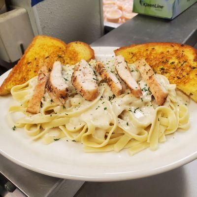 Children fettuccine alfredo