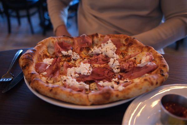 Summer Time Pizza with Burrata and Prosciutto