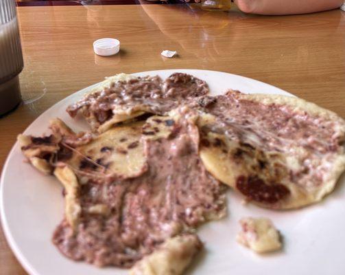 Frijol con queso pupusas.