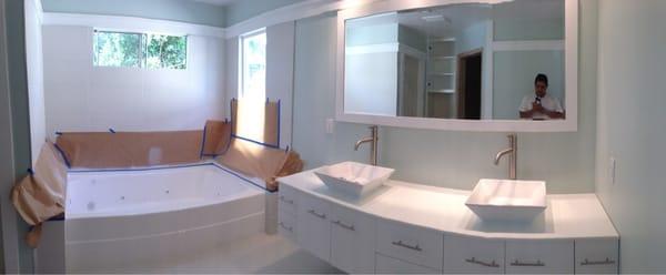 Jacuzzi tub and bathroom sinks reglazing in Los Angeles CA.