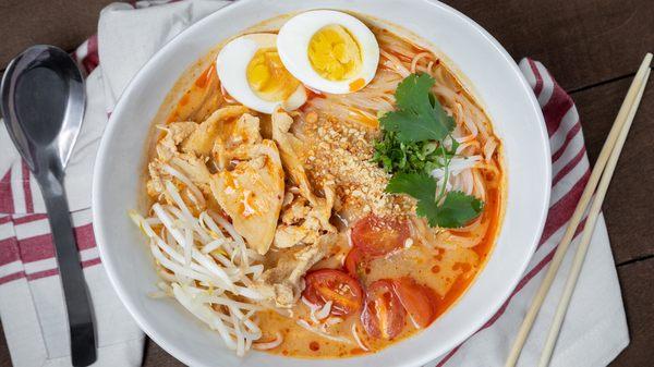 Savory noodles Tom Yum soup (Central region)