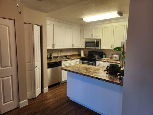 Great open layout to connect kitchen to dinning room and living room