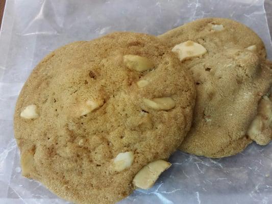 White chocolate macadamia nut cookie