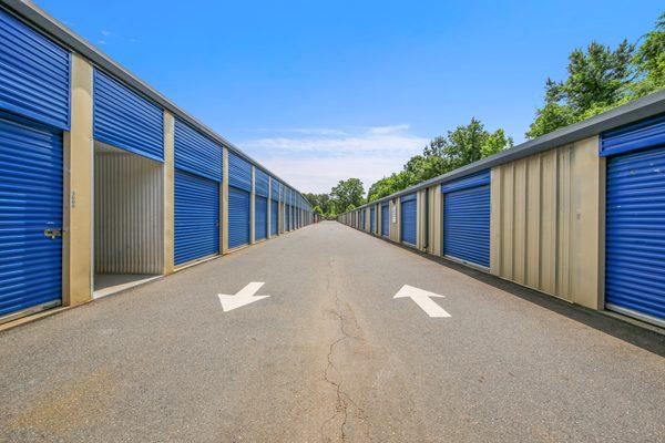 Drive up units of Morningstar Storage on Little Rock Road