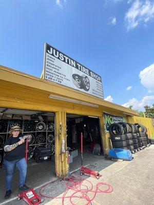 Justin Tire Shop