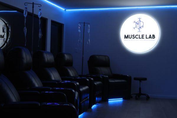 Relax and recharge in our luxurious reclining chairs while enjoying IV Therapy or Compression Therapy. Comfort meets recovery at Muscle Lab!