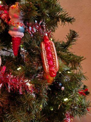 Hotdogs xmas decor lol