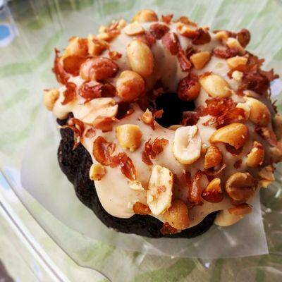 Chocolate peanut butter mini Bundt Cakes are dangerous!