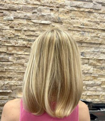 Amazing full highlights, cut, and blow-dry by Antonio