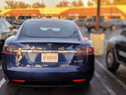 Dodgers Blue Tesla model S premium . Dual Motor for faster acceleration.