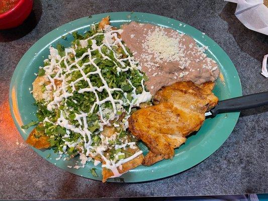 Chilaquiles with chicken