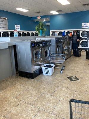 One of the washing areas, multiple sizes