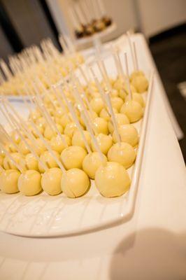 Vanilla Almond Cake Pops