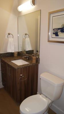 The Glen Master Bathroom