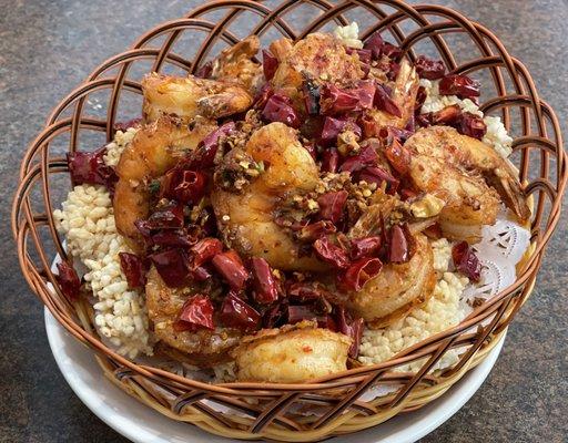 Shrimps with Crispy Rice Cracker | IG: bayarea.foodie.mama