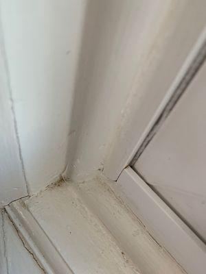 Heavy, messy caulk that is difficult to keep dust free.