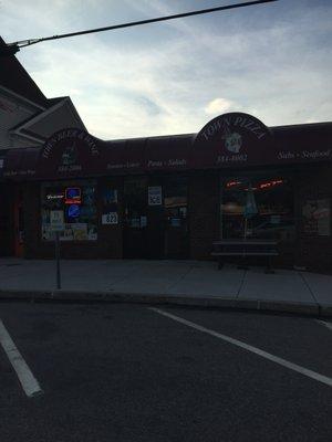 Town Beer & Wine of Wrentham -- 60 South Street / Route 1A, Wrentham         Storefront