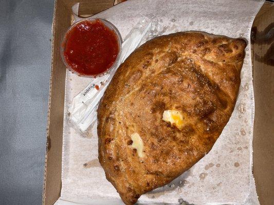 4 cheese calzone