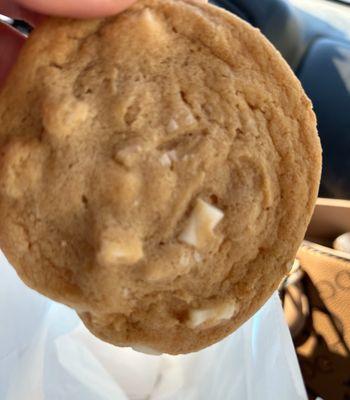 Macadamia nut cookie