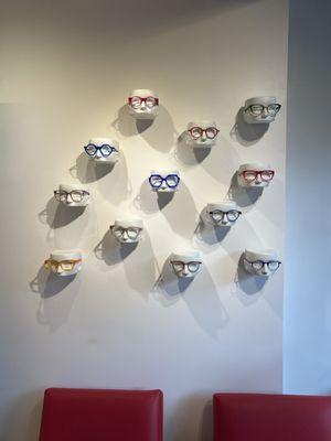 Fantastic selection of beautiful eye glasses and sun glasses. Must stop here to see.