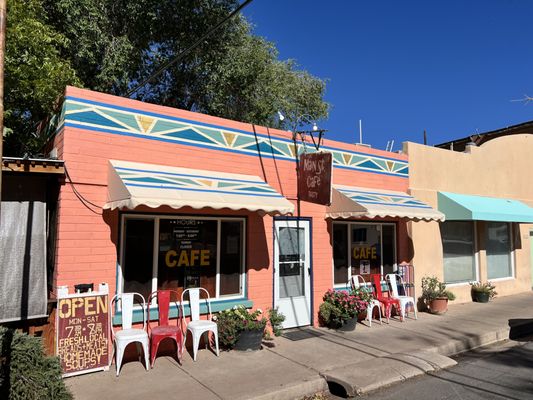 Outside of Main Street Cafe