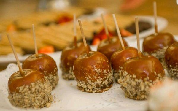 Mini caramel apples