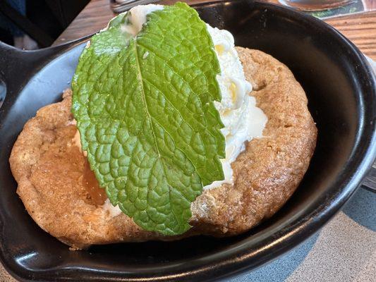 Caramel Cookie Skillet