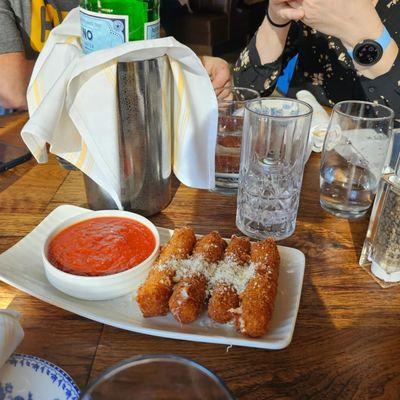 Mozzarella sticks.