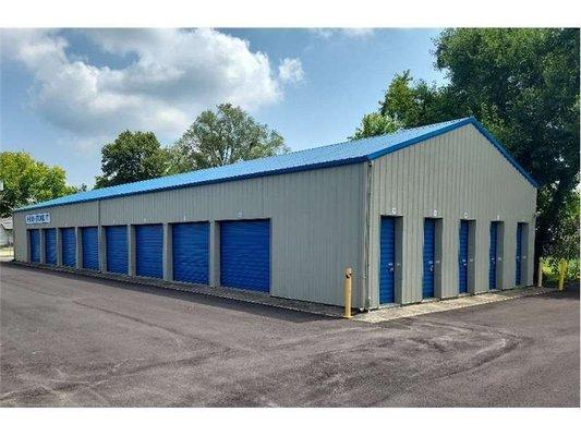 Exterior Units - Storage Express at 305 W County Line Rd, Edinburgh, IN 46124