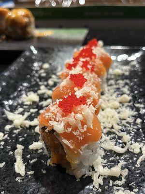 Salmon love roll