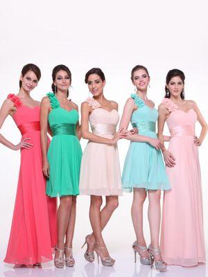 Bridesmaid dresses to compliment the bride!