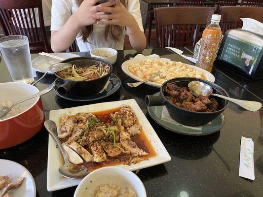 Sanbei Chicken, Crab milky Tofu, white boiled chicken with spice, glazing pork intestine pot.