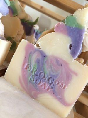 FROG Soap all natural Lilac Shampoo/Body Bar