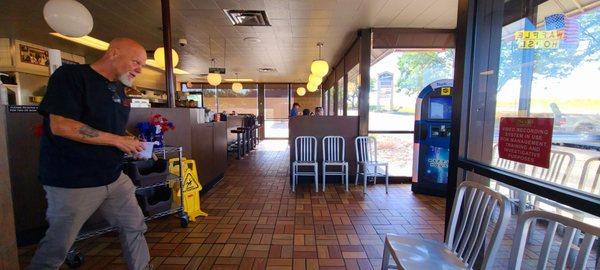 Right side of restaurant a d countertop dinning.