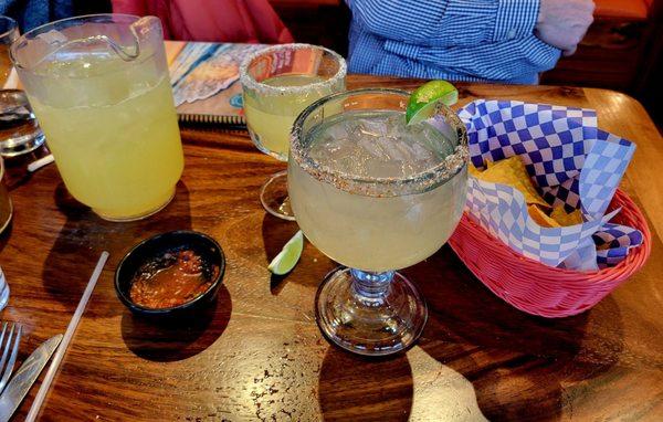 Very good salsa but disappointing margs ( house marg pitcher) and Kelly's marg, very very weak