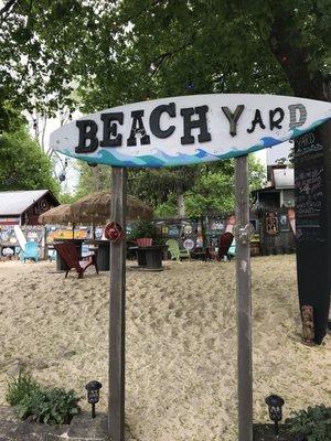 The outdoor area / Beach Yard