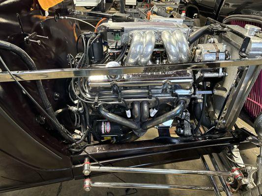 Clean wiring. In this 34 Ford Roadster.