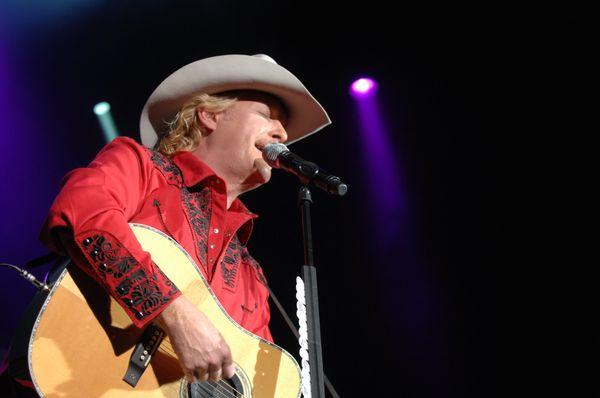 Doug Brewin as Alan Jackson