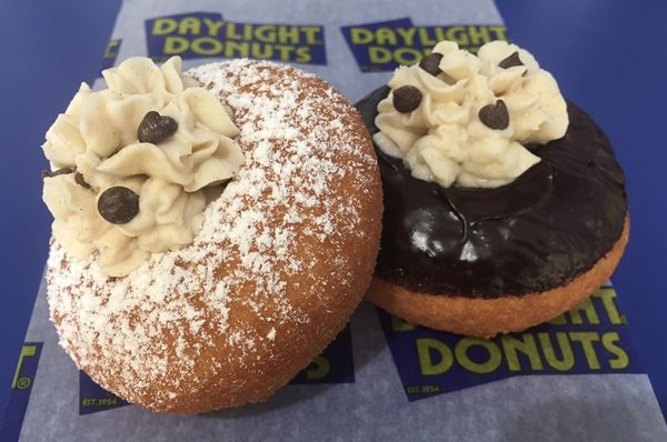 Cannoli donuts