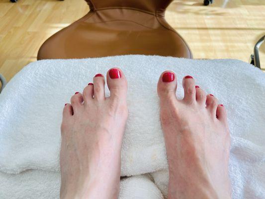 My 65-min gel pedicure turned perfect.