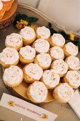 White Wedding Cupcakes with Buttercream Frosting