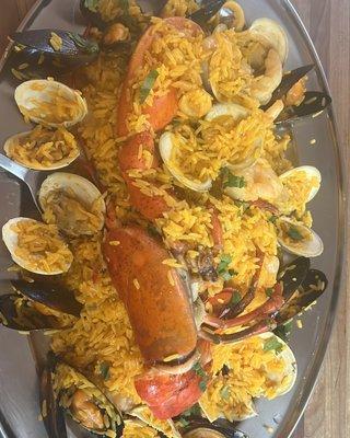 Seafood paella