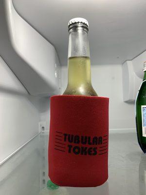 A tubular coozie.