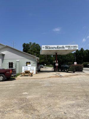 Riverdeck store and grill.