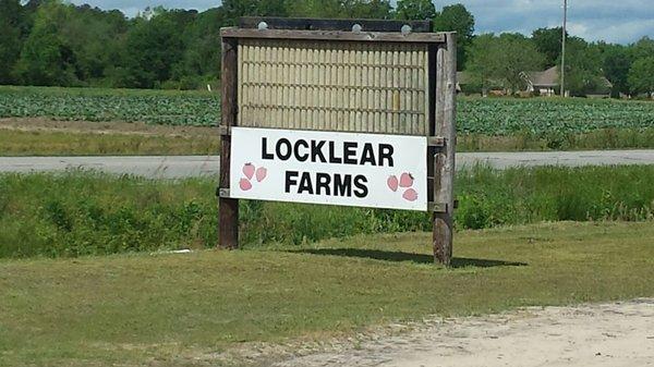 Locklear Farms sign